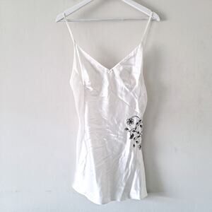 Jones New York Ivory Spaghetti Strap Floral Embroidery Satin Cami Slip - Size M